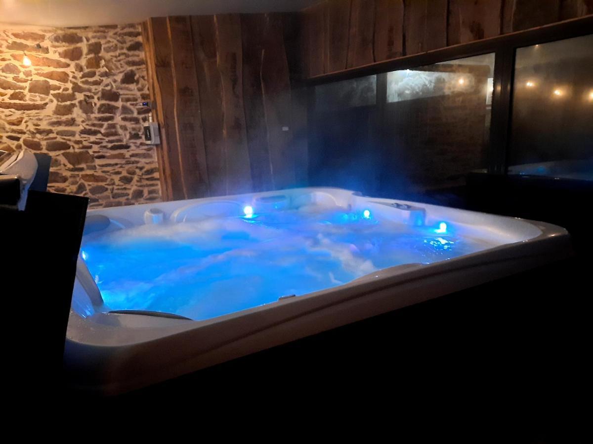 A La Memoire De Merlin & Spa Saint-Malon-sur-Mel Dış mekan fotoğraf